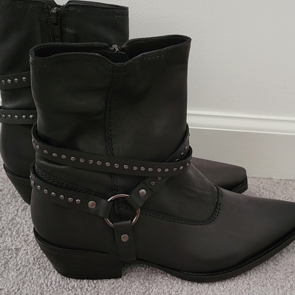 Final price reduction! 🔥🔥Leather boots- new w/o box, Vintage Foundry brand. - Picture 3 of 6